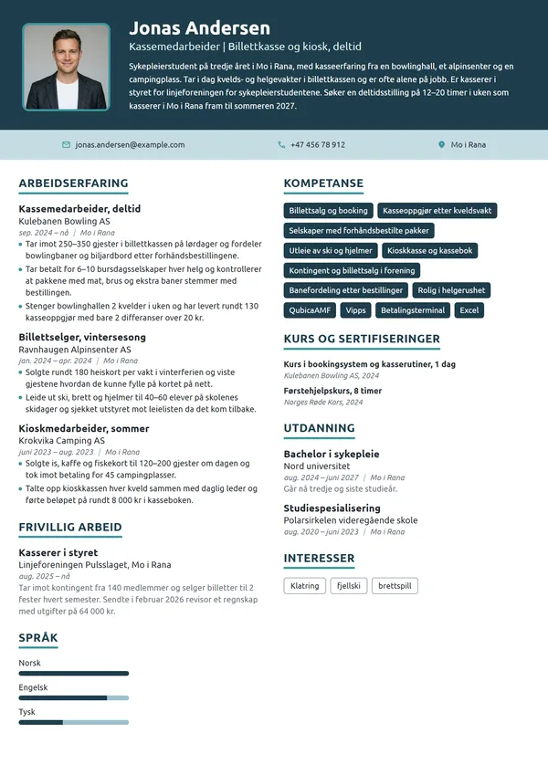 CV-eksempel for kassemedarbeider ved siden av studiet